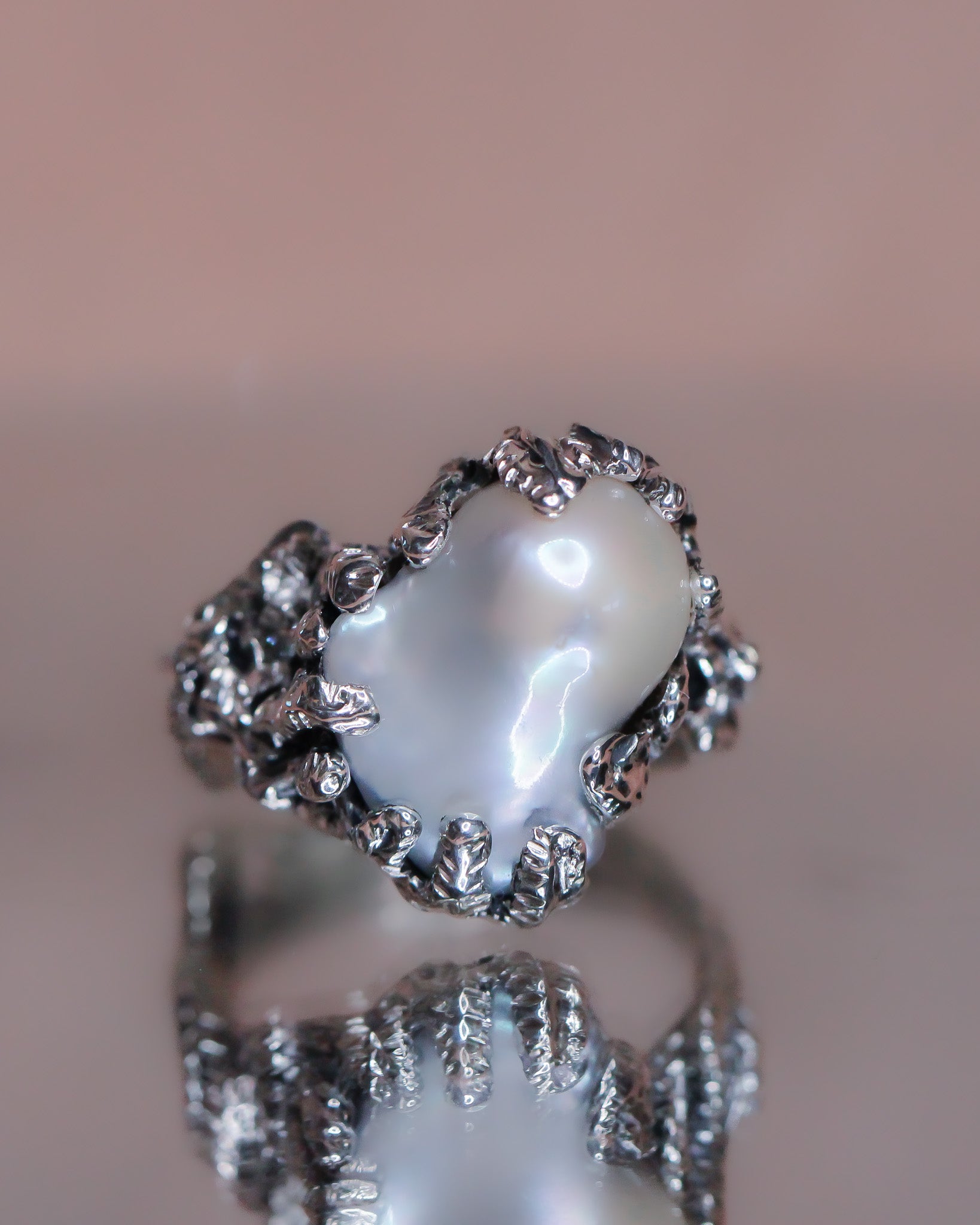 Venus Ostrea Ring