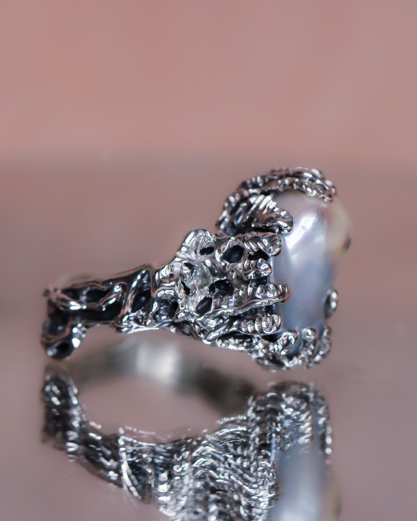 Venus Ostrea Ring