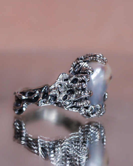Venus Ostrea Ring